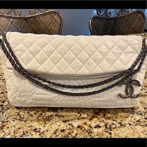 Authentic CHANEL quilted stitched Moscow skyline
